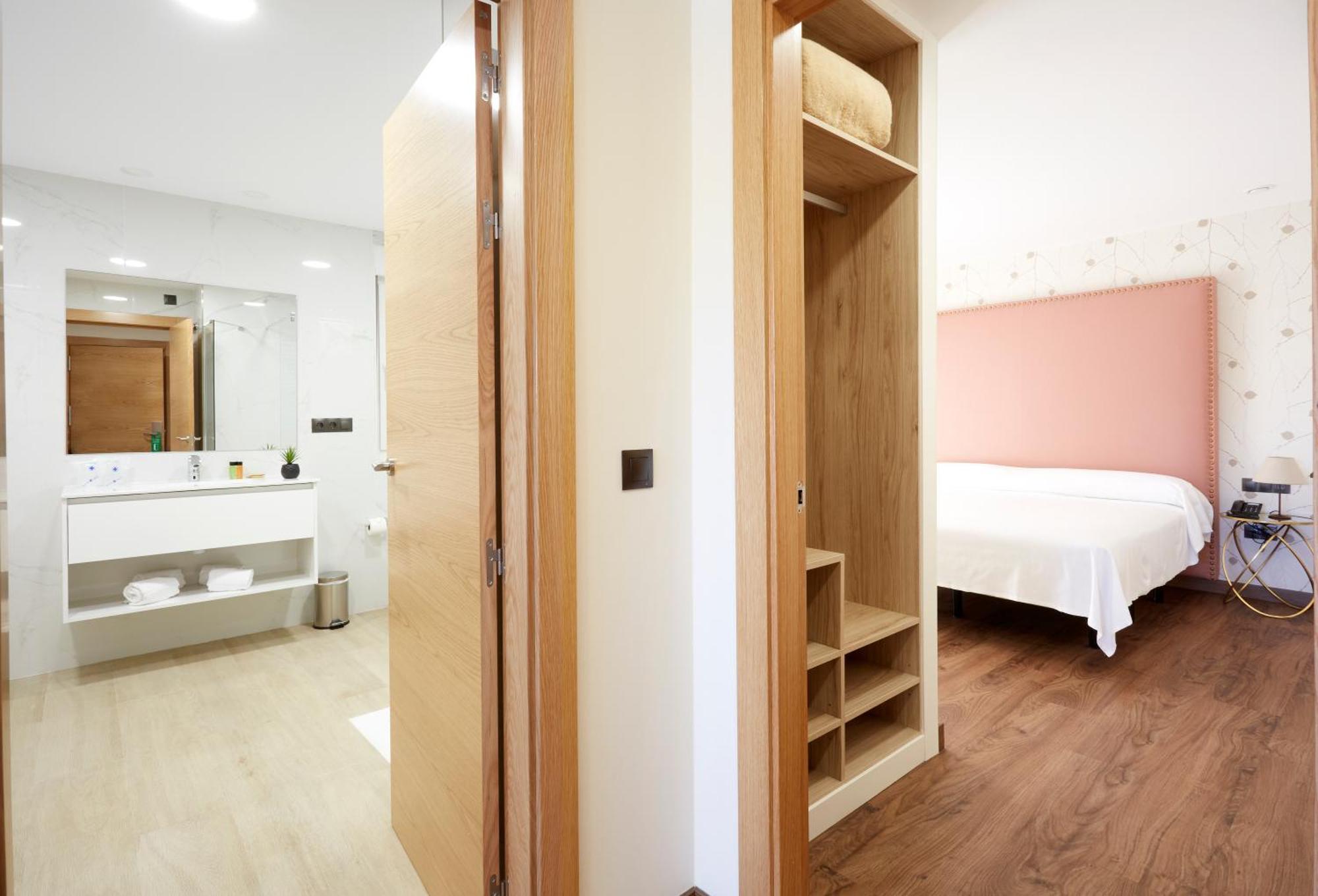 Hotel Arias Aeropuerto Santiago Del Monte Luaran gambar
