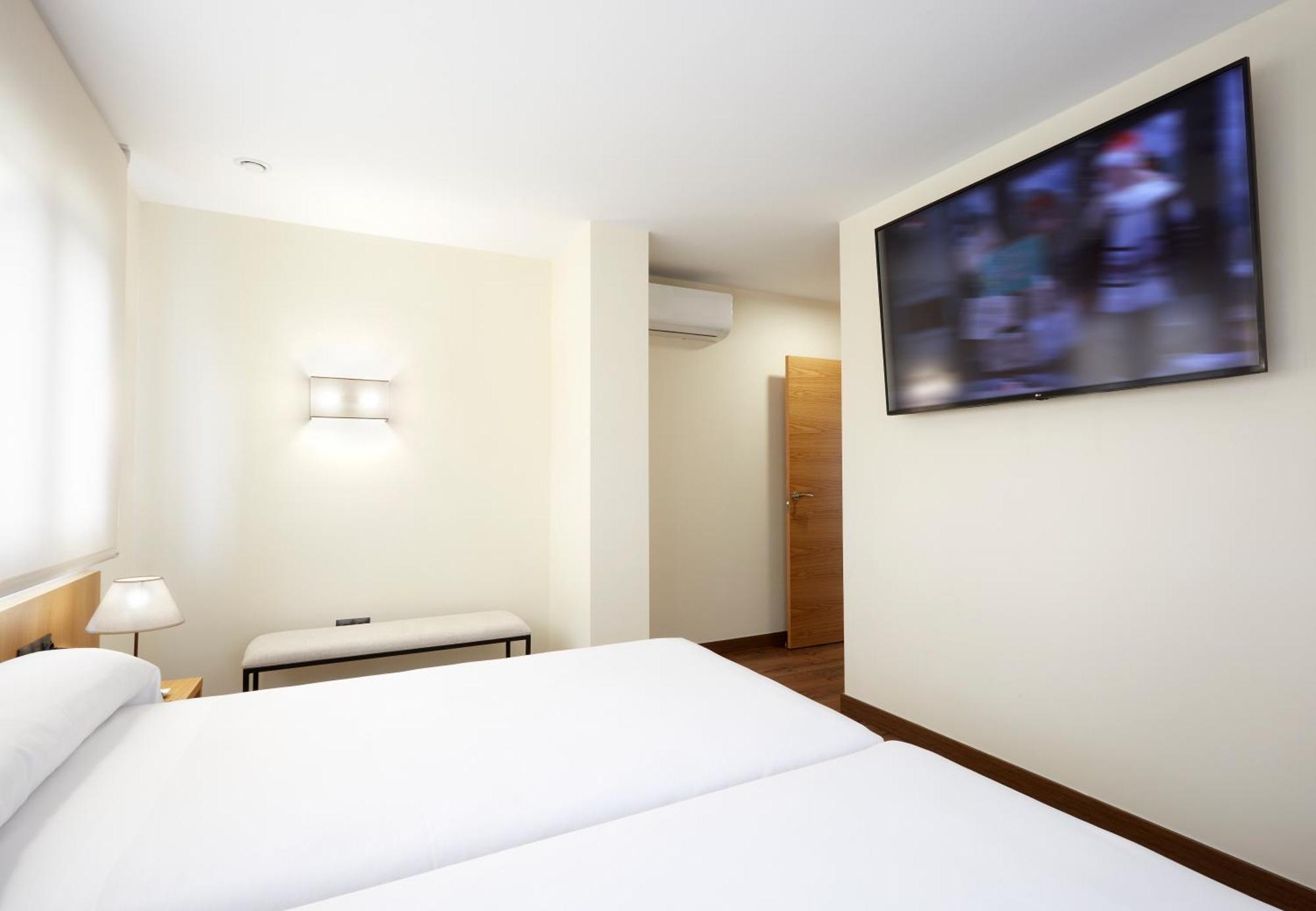 Hotel Arias Aeropuerto Santiago Del Monte Luaran gambar